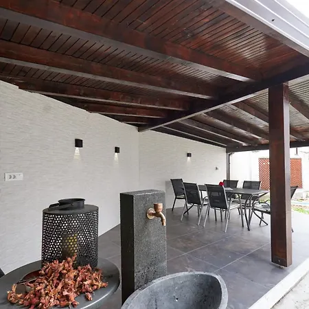 Selma Villa